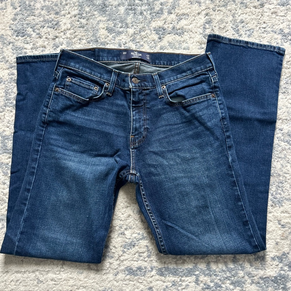 Hollister Men's Relaxed Fit Dark Blue Jeans